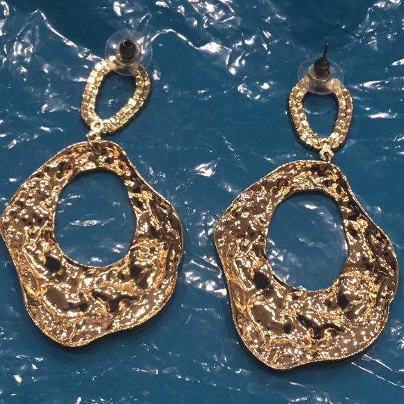 Earrings - Picture 3 of 3